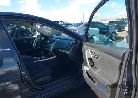 2015 Nissan Altima 2.5 S из США, поврежденный, VIN 1N4AL3AP9FN327605